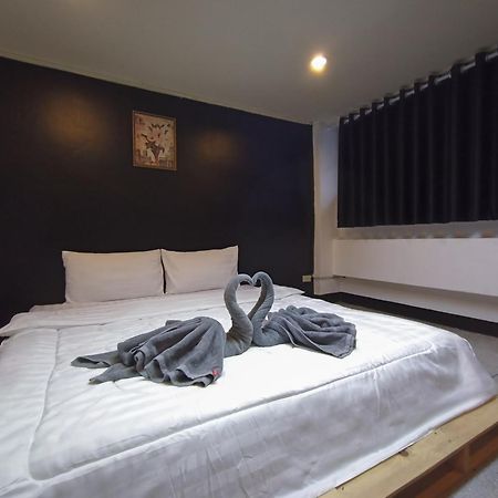 Hotel FrenTé Chiang Mai Chambre photo