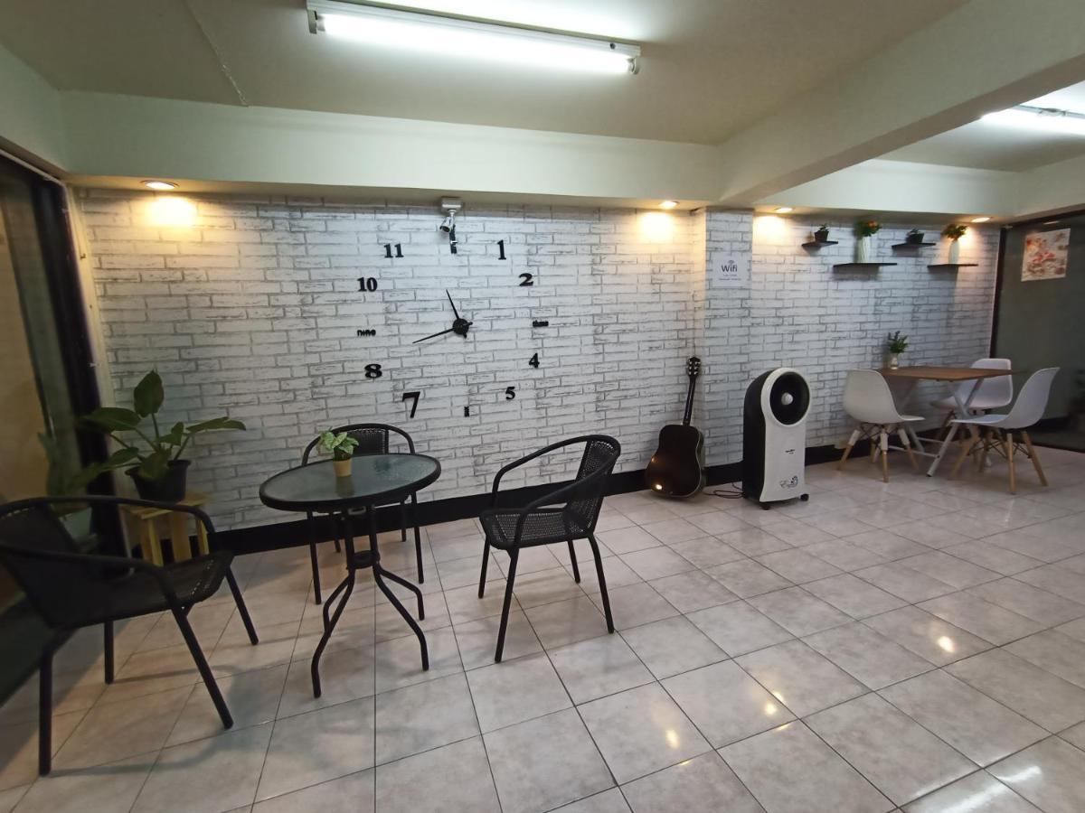 Hotel FrenTé Chiang Mai Extérieur photo