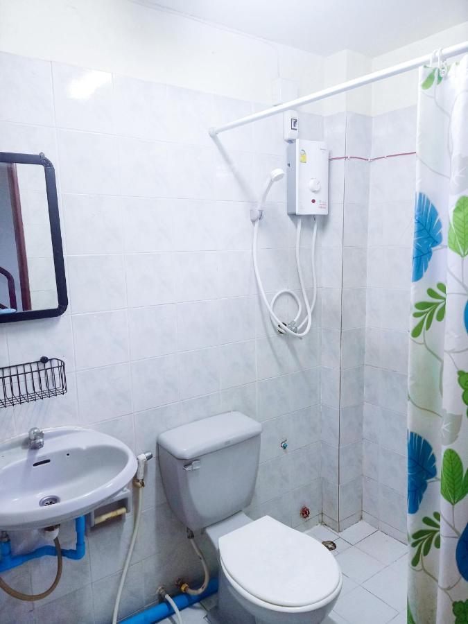 Hotel FrenTé Chiang Mai Extérieur photo